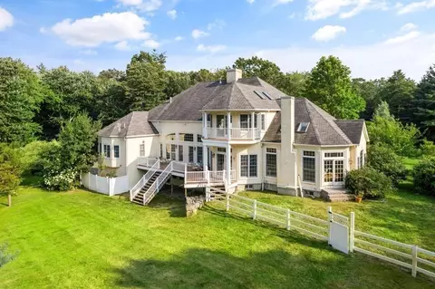 6 Chickadee Ln, Easton, MA 02356