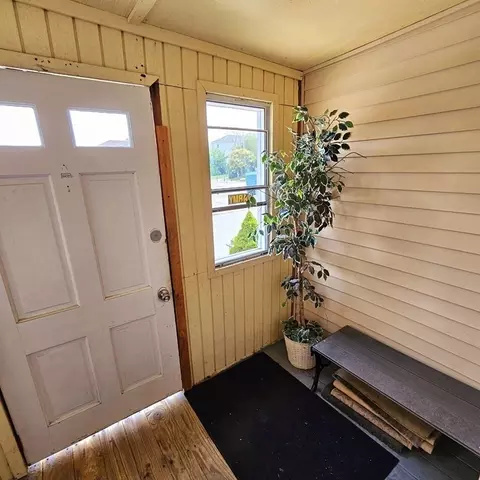 6 Chapin St, Worcester, MA 01604 photo 2