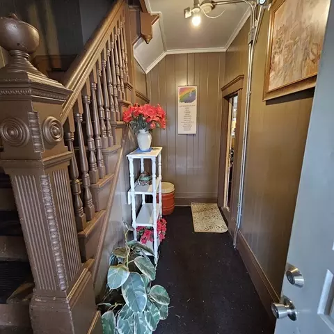6 Chapin St, Worcester, MA 01604 photo 3