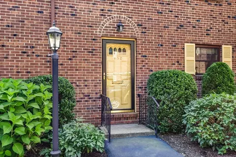 150 Walnut St #150, Newton, MA 02460