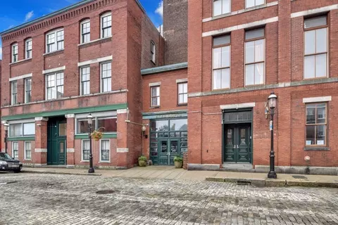 172 Middle #311, Lowell, MA 01852