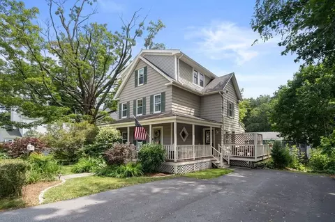 26 Glendale St, Maynard, MA 01754