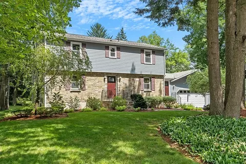 10 Hickory Dr, Worcester, MA 01609