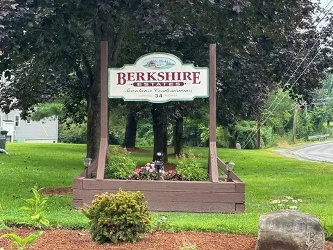 34 Lowell Rd #28, Pepperell, MA 01463