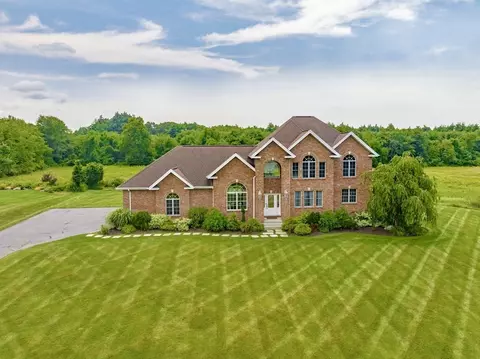 15 Wandering Meadows Ln, Wilbraham, MA 01095