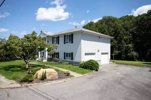7 Hyacinth St, Fall River, MA 02720 photo 3