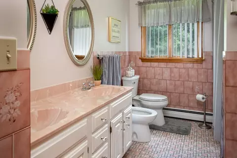 7 Hyacinth St, Fall River, MA 02720 photo 20