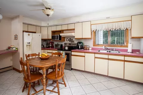 7 Hyacinth St, Fall River, MA 02720 photo 25