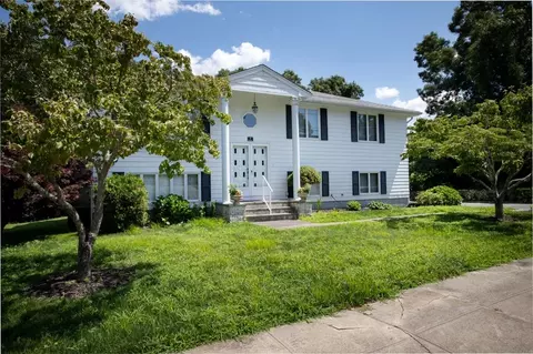 7 Hyacinth St, Fall River, MA 02720 photo 5