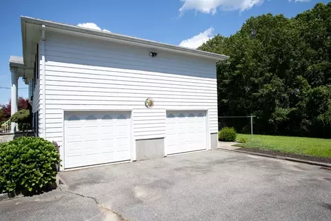 7 Hyacinth St, Fall River, MA 02720 photo 2