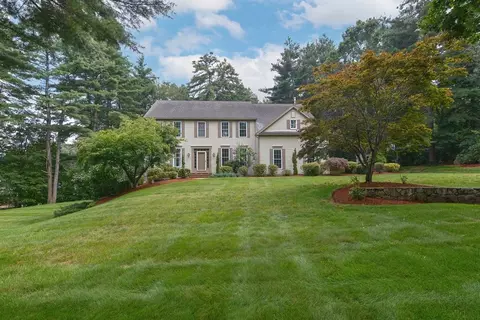 4 Whirty Cir, Hopkinton, MA 01748