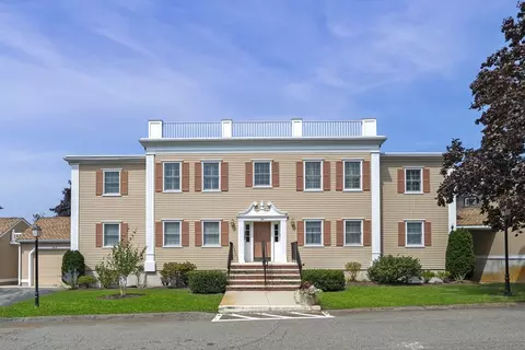 34 America Way #5, Salem, MA 01970