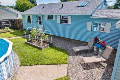 13 Holly Ln, Hampton, NH 03842 photo 2