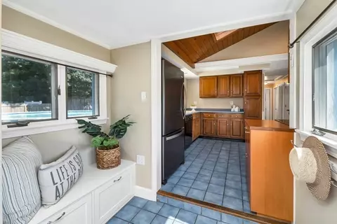 13 Holly Ln, Hampton, NH 03842 photo 9