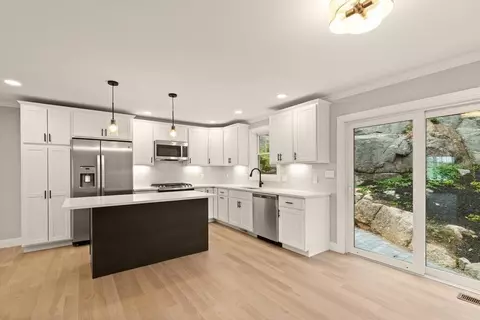 9 Blynman Ave #A, Gloucester, MA 01930 photo 10