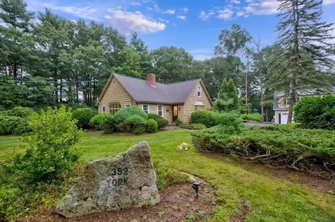 352 York St, Canton, MA 02021 photo 5
