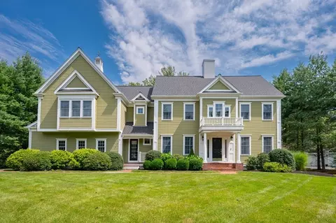 32 Stone Meadow Ln, Hanover, MA 02339