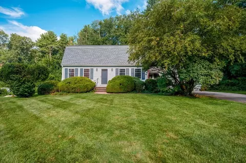 33 Clover Hill Dr, Chelmsford, MA 01824