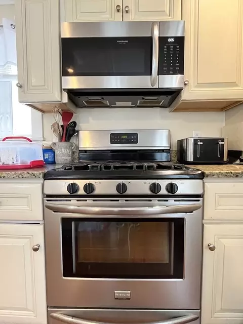 19 Sadler St, Gloucester, MA 01930 photo 5