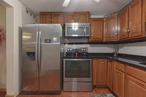 15 Thompson Dr #2, Randolph, MA 02368