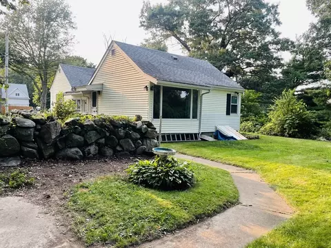 67 Willow St, Fall River, MA 02720 photo 5