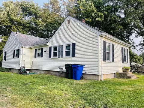 67 Willow St, Fall River, MA 02720 photo 2