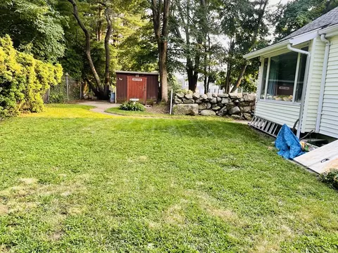 67 Willow St, Fall River, MA 02720 photo 4