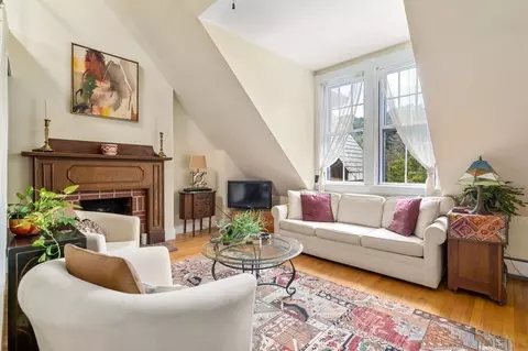 1000 Centre #13, Jamaica Plain, MA 02130
