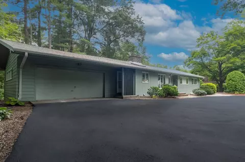 112 Captain Rd, Longmeadow, MA 01106
