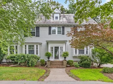 204 Pleasant St, Newton, MA 02459