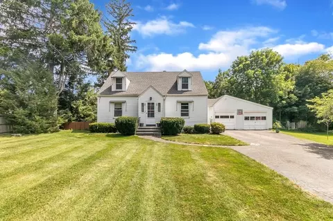 5 Magnolia St, Wilbraham, MA 01095