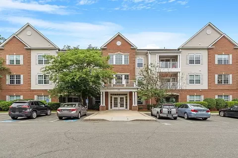 170 Haverhill St #124, Andover, MA 01810
