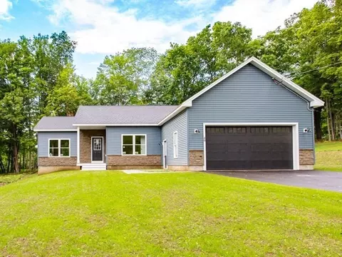 40 Carl St, Warren, MA 01083