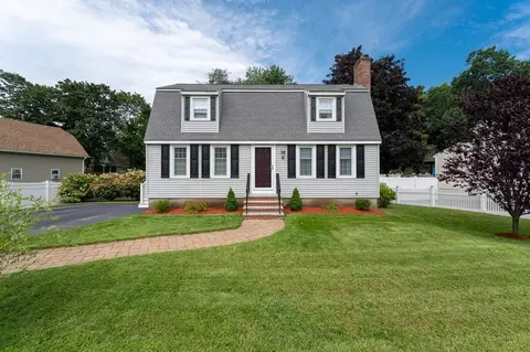 20 Freda Ln, Lowell, MA 01854