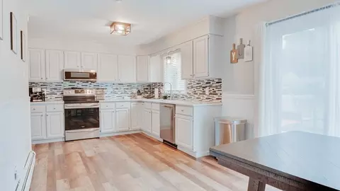 198 Senator St, Springfield, MA 01129 photo 9