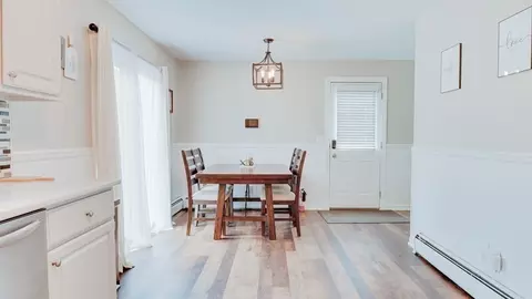198 Senator St, Springfield, MA 01129 photo 10