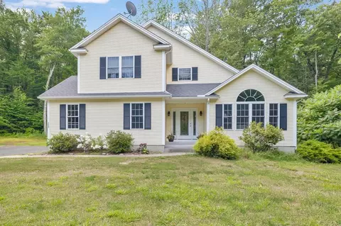 220 General Knox Rd, Russell, MA 01071