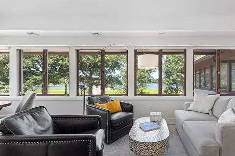 2430 Beacon #202, Boston College, MA 02467