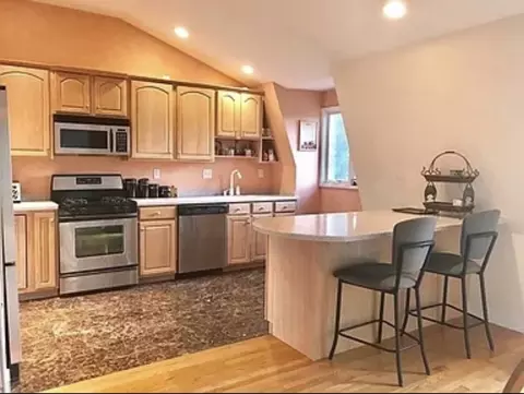 25 Pond St #C, Weymouth, MA 02190