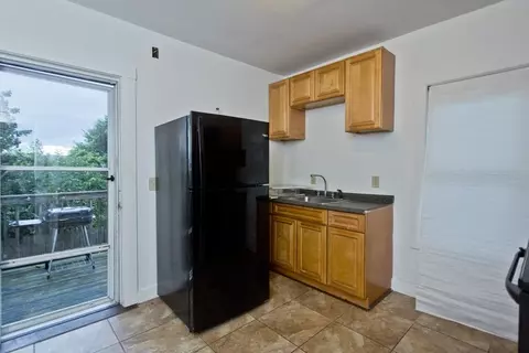 164 Hampden St, Springfield, MA 01151 photo 8