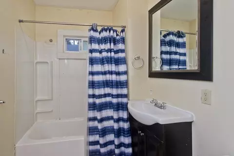 164 Hampden St, Springfield, MA 01151 photo 9