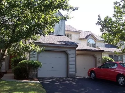 38 Bishops Forest Dr #38, Waltham, MA 02452