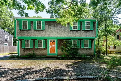 41 Old School House Rd, Barnstable, MA 02601
