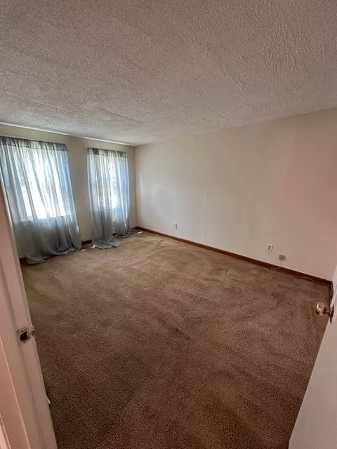 108 Grandview St, Springfield, MA 01108 photo 11