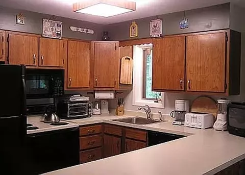 147 Whitman Rd, Hancock, MA 01237 photo 9