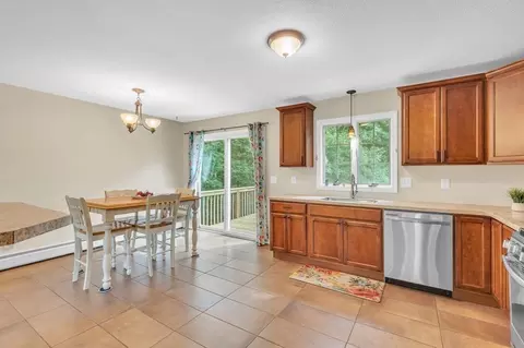 111 Winterset Dr, Springfield, MA 01129 photo 10