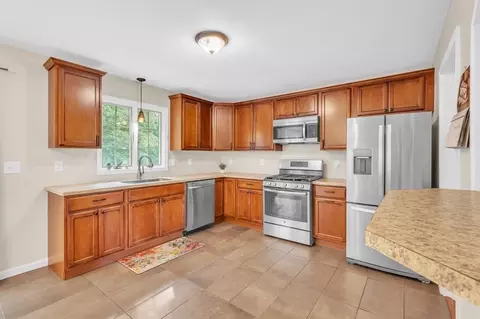 111 Winterset Dr, Springfield, MA 01129 photo 7
