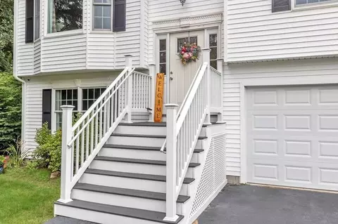 111 Winterset Dr, Springfield, MA 01129 photo 2