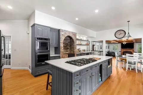 3 Burnham Ln, Danvers, MA 01923 photo 3