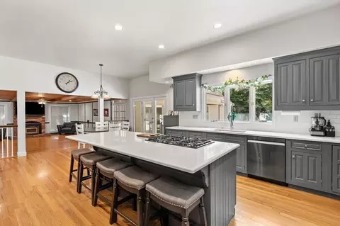 3 Burnham Ln, Danvers, MA 01923 photo 1